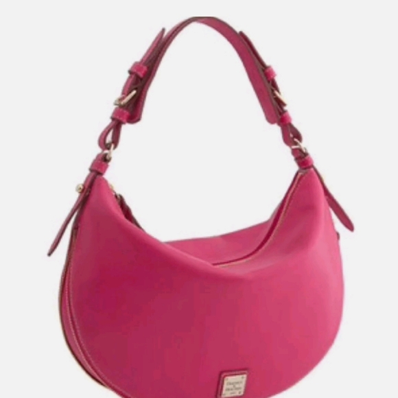 Dooney & Bourke Handbags - 🥳HP🥳Dooney and Bourke Calf Leather Luna Tote